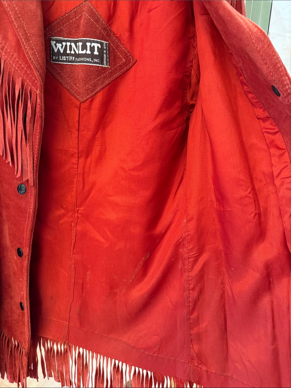 Vintage-Inspired Red Suede Fringe Jacket - Picture 7 of 8